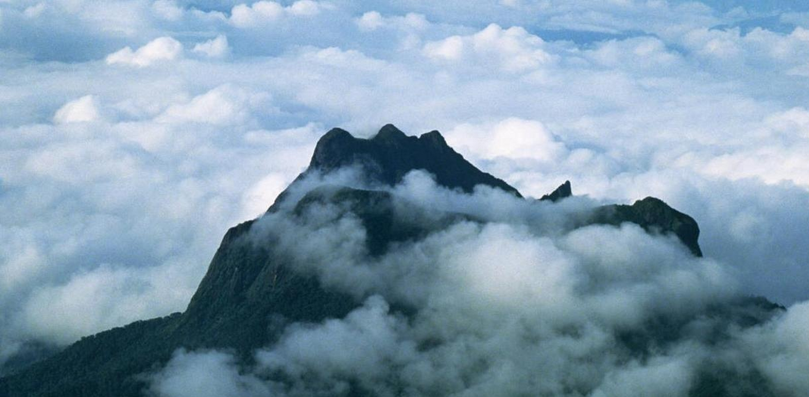 内布利纳峰高度只有2995.