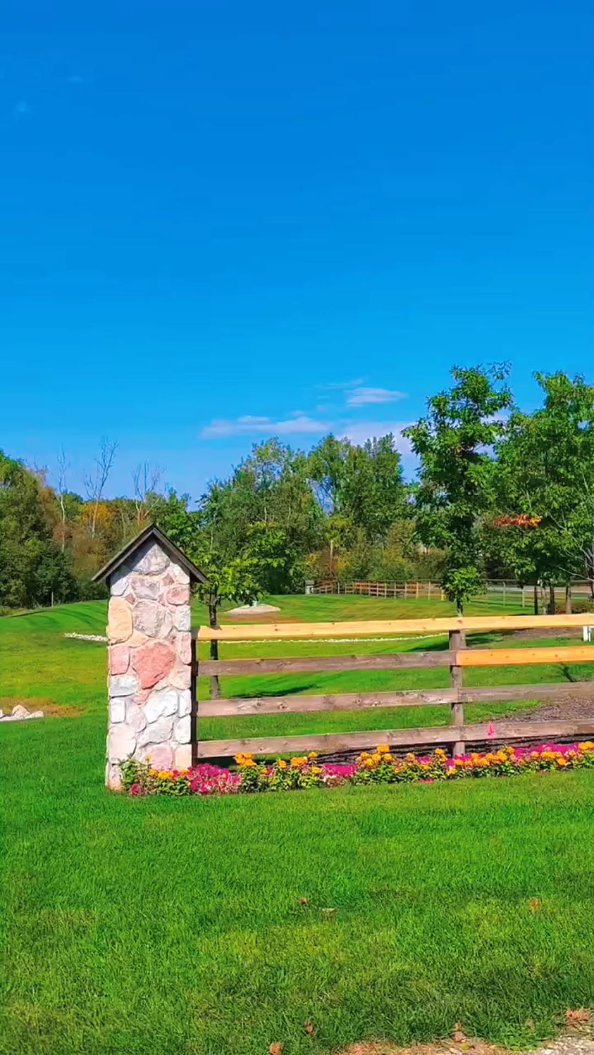 这是一个位于美国密歇根州安娜堡远郊的中高端小区,房价约120万