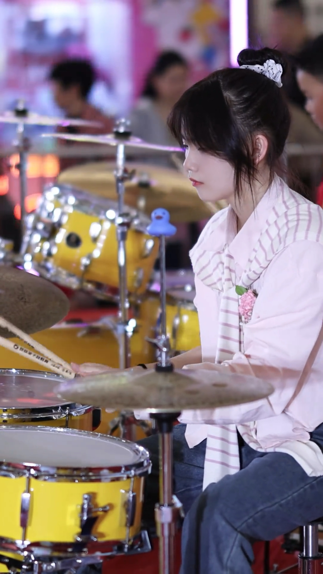 小鼓手妞妞架子鼓演奏歌曲《云宫迅音》