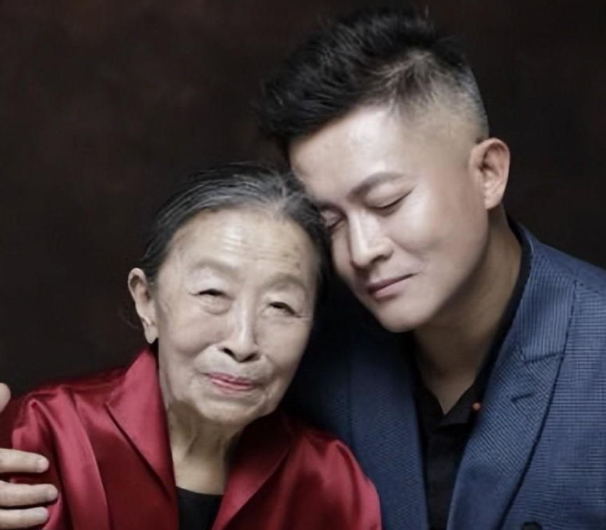 回顾丑娘张少华年轻时种下恶因晚年孤独终老