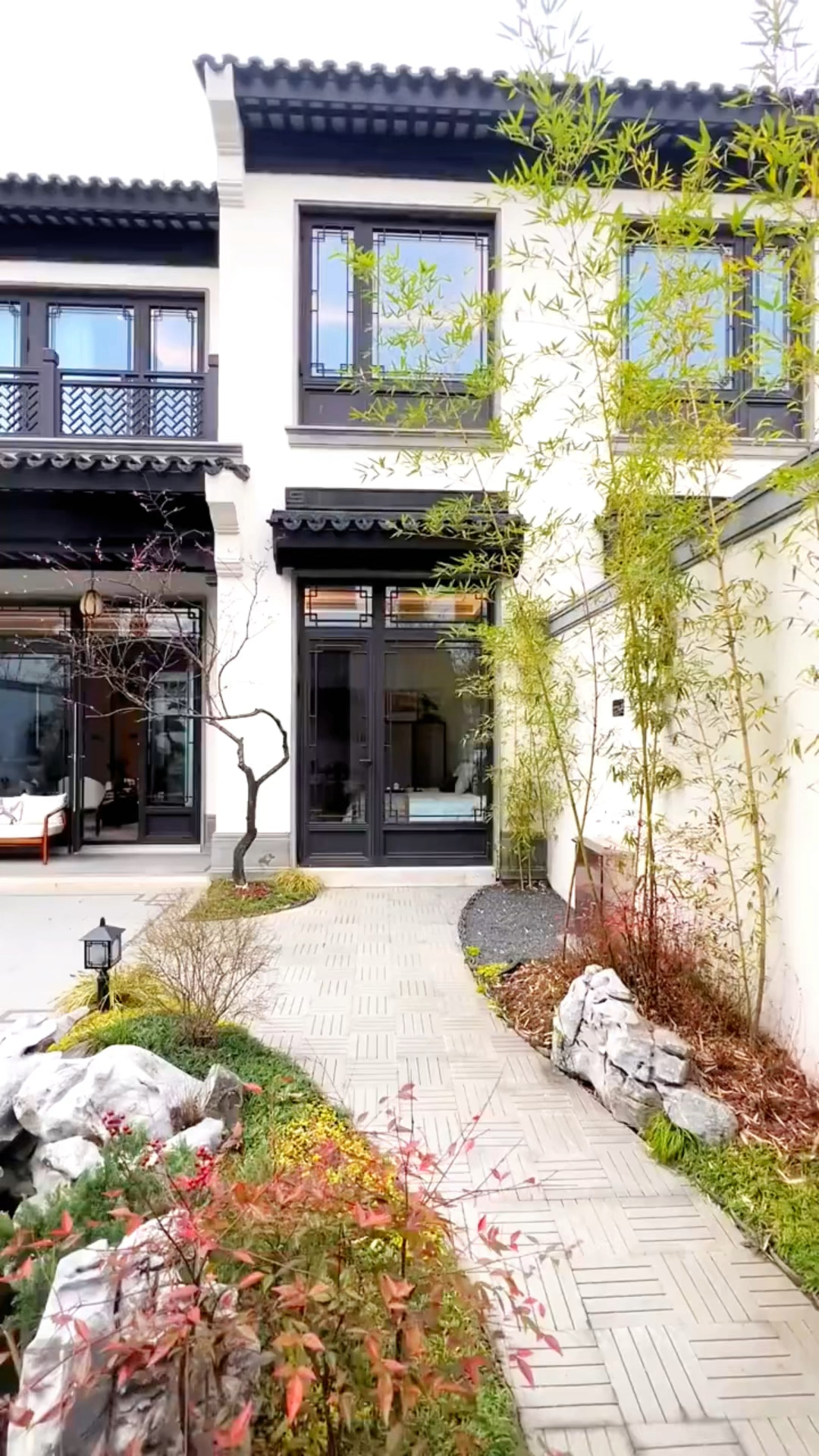 你们找的徽派小院来啦,居家便可以欣赏一副徽派山水画卷!