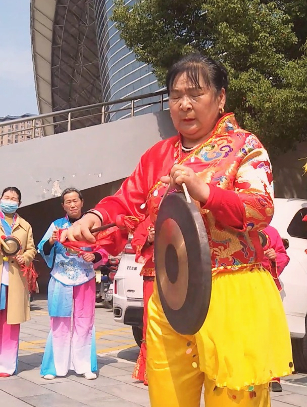 广东潮汕美女大锣鼓图片