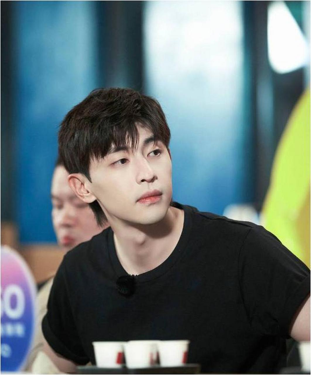 经纪人公钰涵助力巨大却难掩其过失!粉丝应援乱象曝光割韭菜?