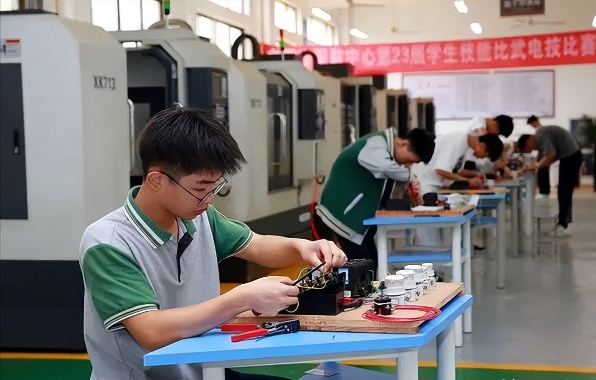 即墨区高级技工学校图片