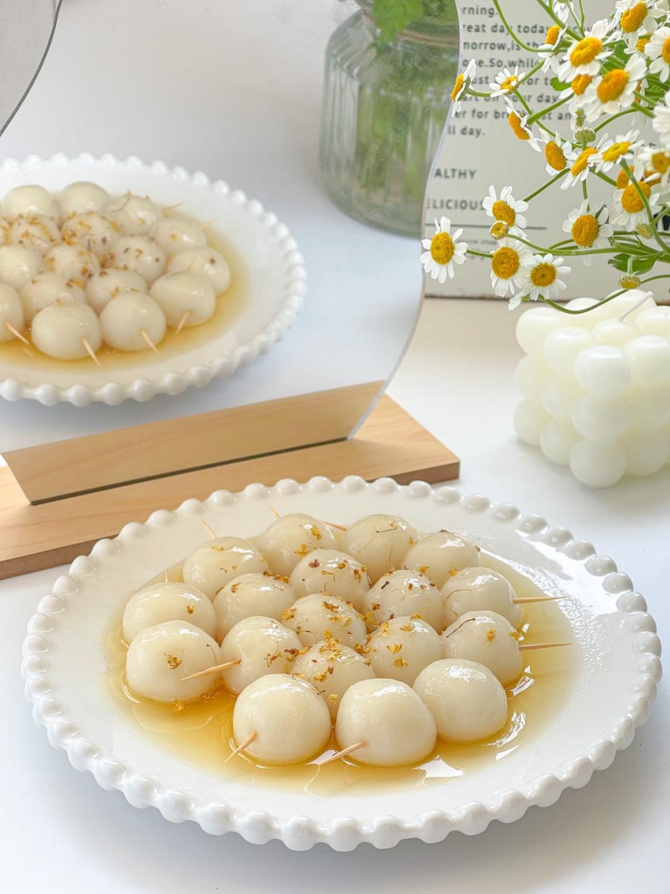 蜂蜜白玉丸子,糯叽叽的有嚼劲,淋上蜂蜜真好绝了.