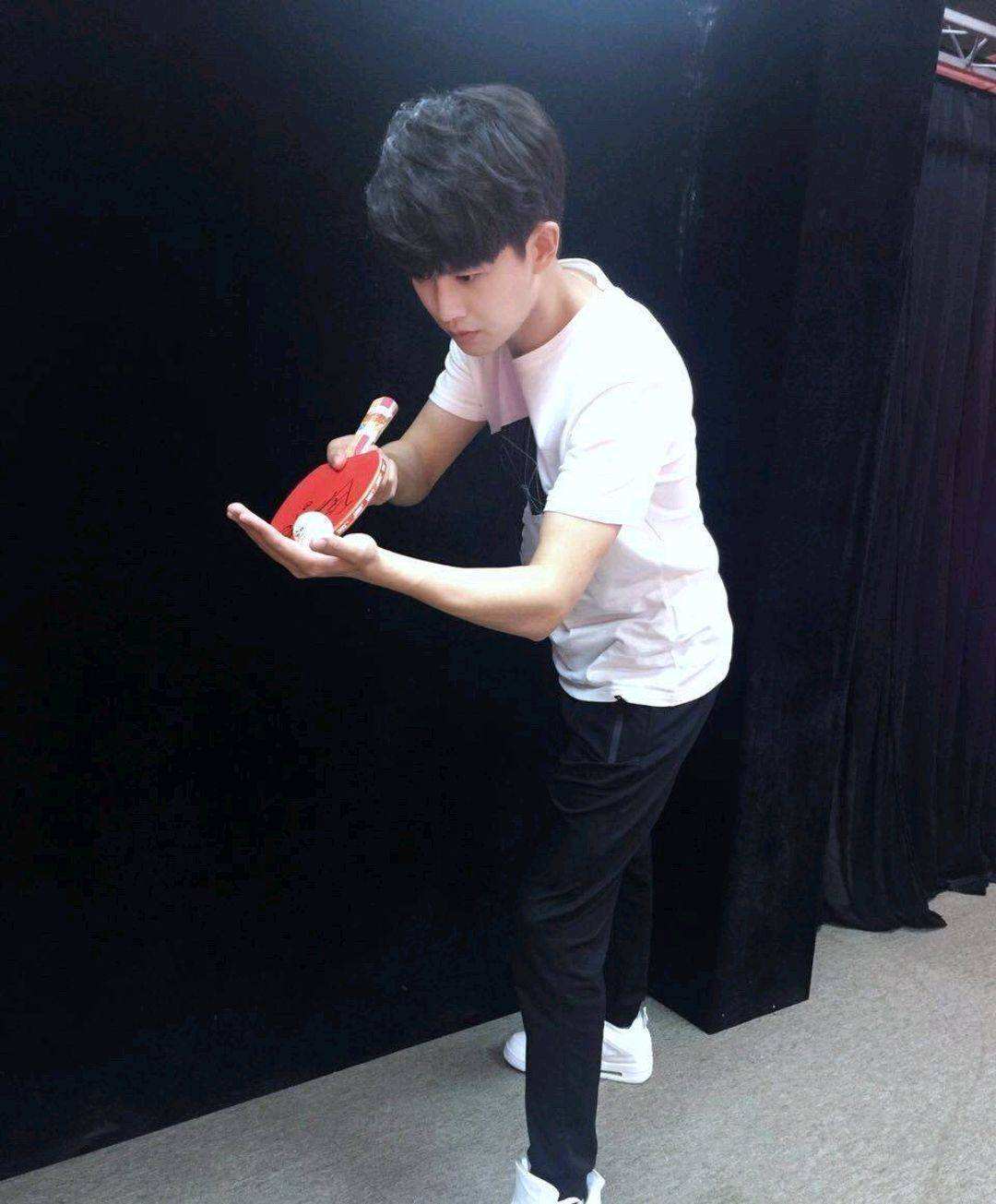 回顾任嘉伦即使一辈子不红也不抛弃陪伴了我11年的妻子聂欢