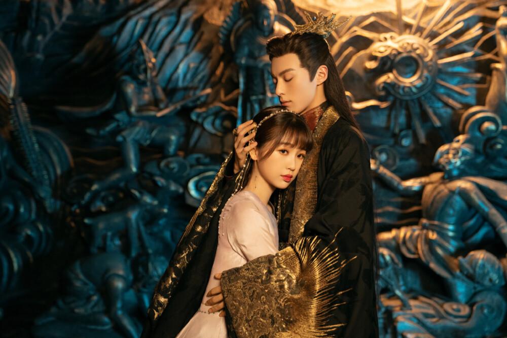 同样演九鹭非香女主角赵丽颖周也热巴对比差异很明显