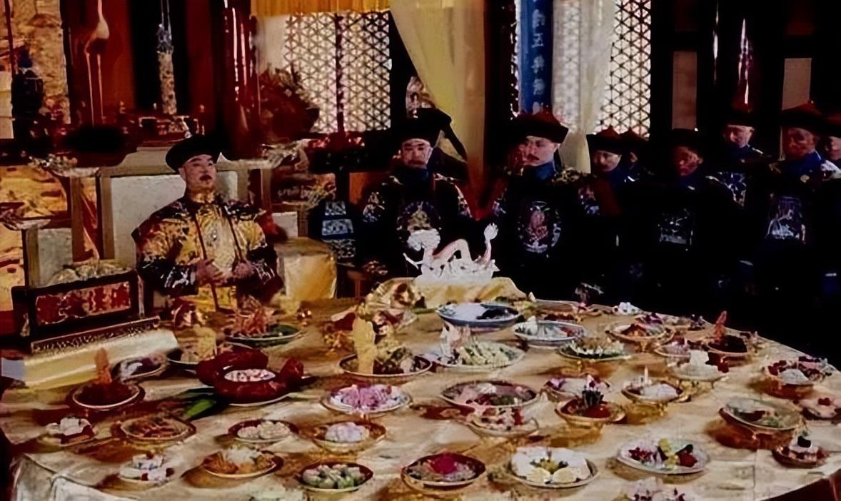 皇帝的一天是怎样乾隆4点起身9点前宠幸爱妃结束枯燥的一天