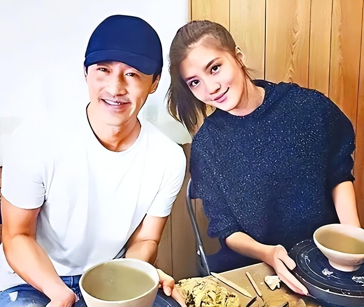 因为他的这段话,他上一段恋情,也被大家重新翻出来,女主人公吴千语