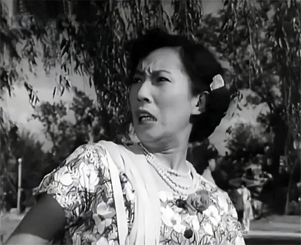 回顾女特务王曼丽嫁二班长张辉恩爱几十年晚年生活幸福美满