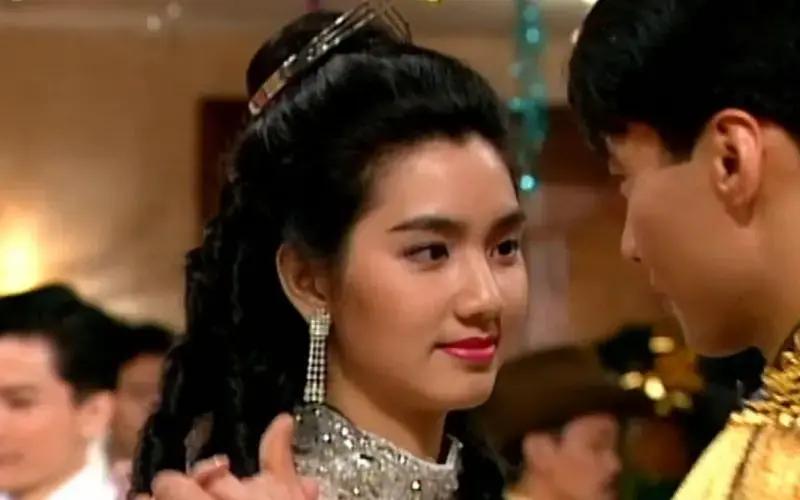 洪欣婚姻沦为尘埃深蕴心酸与愤怒