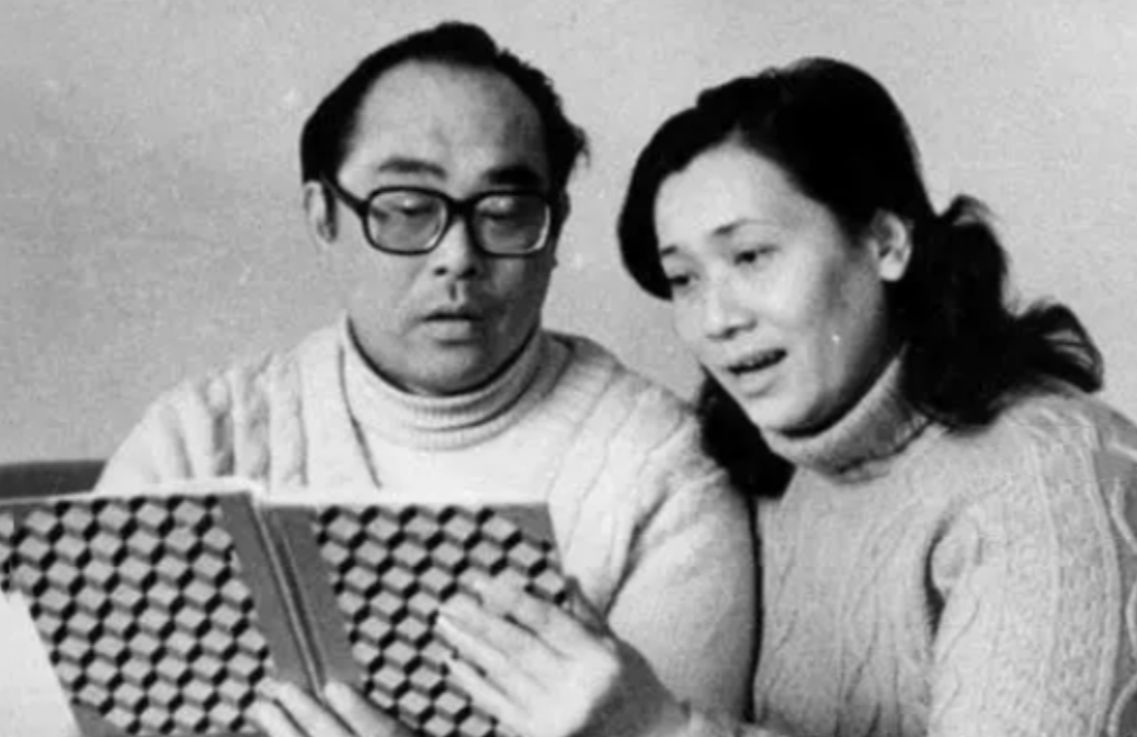 回顾朱逢博41年婚姻催人泪下丈夫离世后独自守着骨灰生活14年