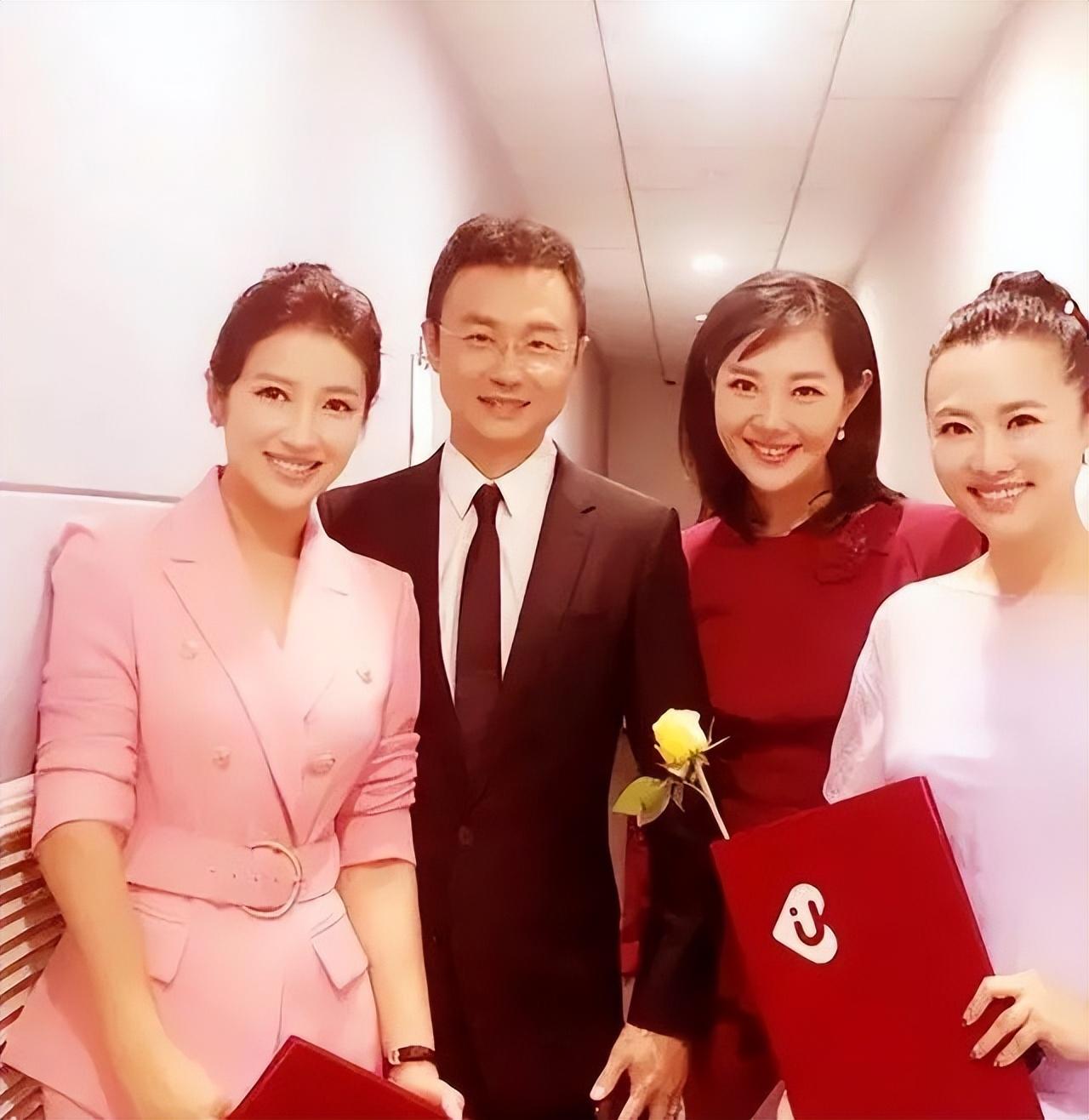回顾主持人徐春妮我这辈子正确的决定就是为刚强生了个大胖小子