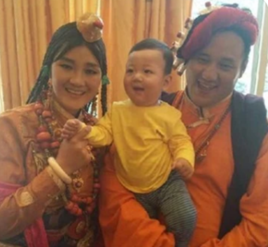 回顾降央卓玛:嫁普通丈夫,婚后处处帮娘家,3个孩子都是婆婆带