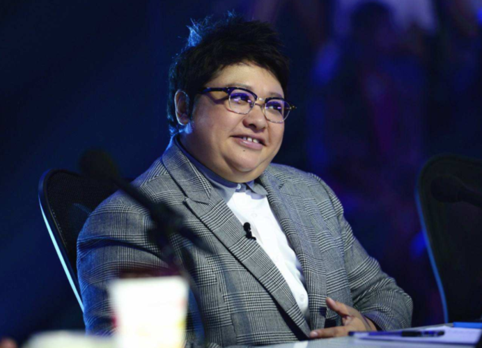 回顾韩红行善不求回报收养280多个孤儿捐款捐到倾家荡产