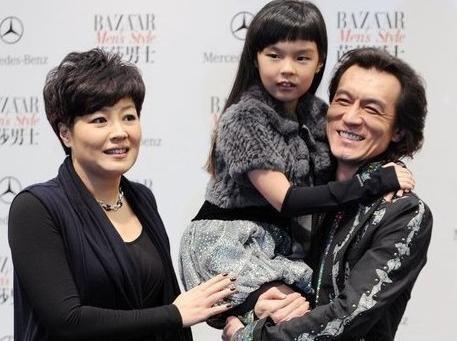 回顾哈文丈夫李咏病逝后坚持不改嫁还定期给公婆生活费