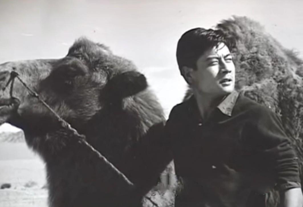 回顾演员巫刚跟前妻离婚后无儿无女晚年和陈瑾作伴