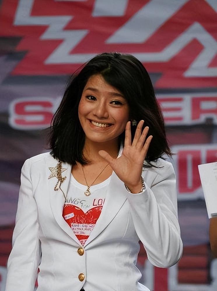 回顾超女冠军江映蓉因整容失败像怪物全身只剩眼珠是自己的