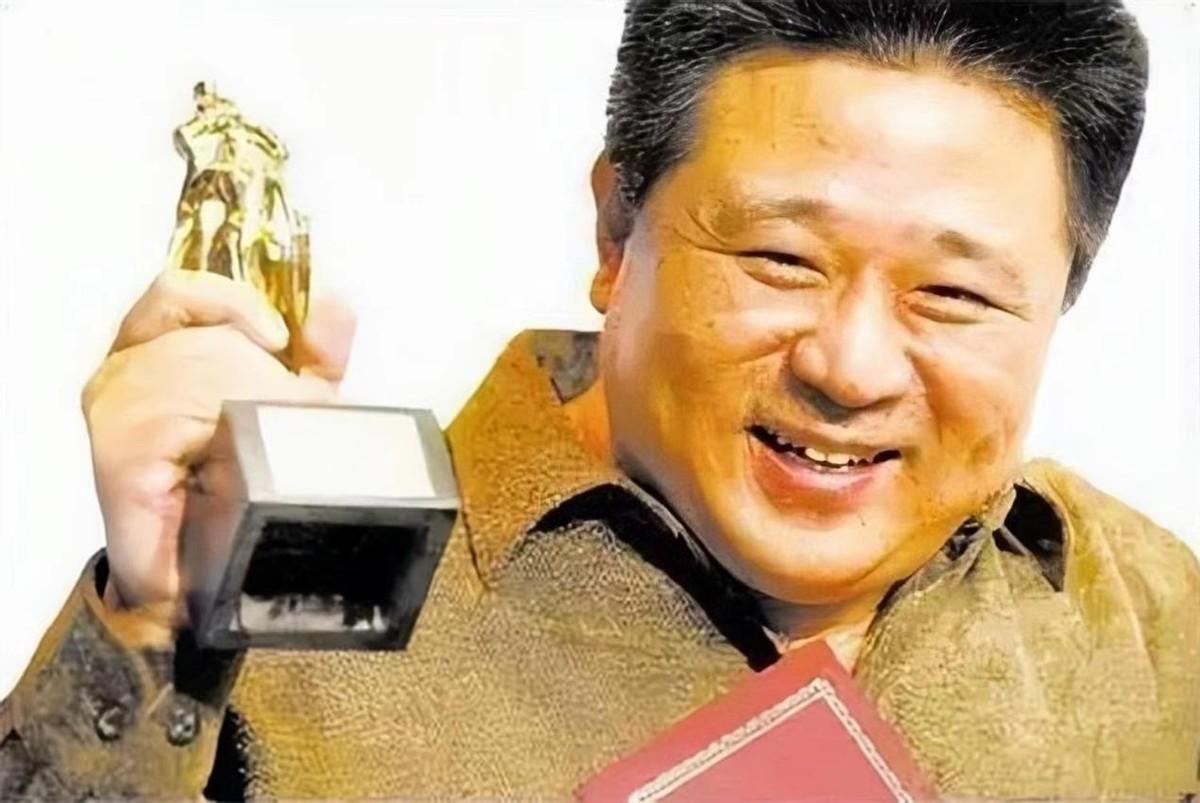 回顾著名演员梁冠华与妻子唐烨互相成就恩爱33年生活幸福甜蜜