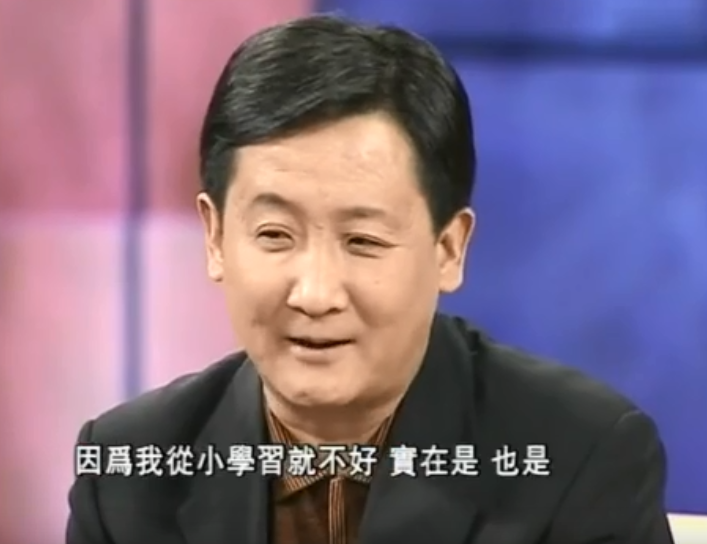 但因文化成绩太差,本是炮长的梁天被安排到了炊事班,一家子都是高学历