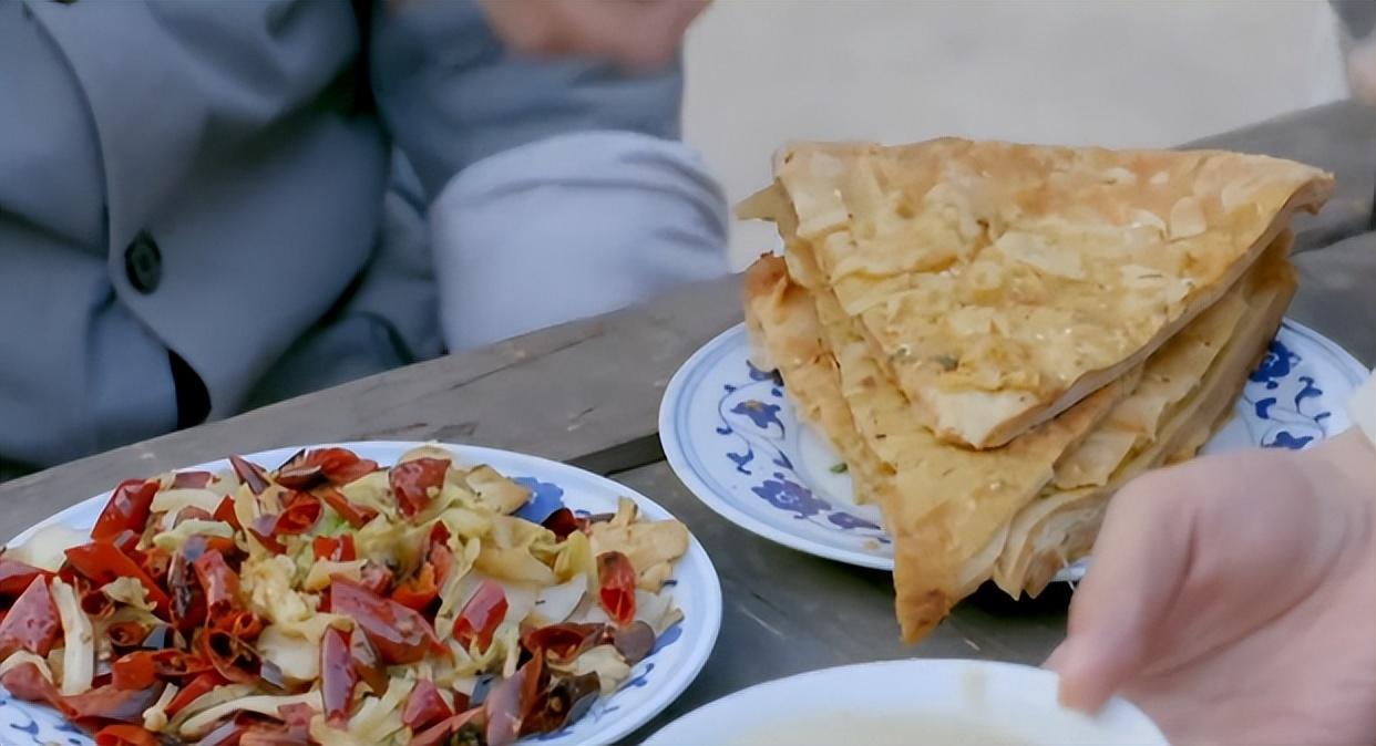 回顾抗日神剧八路军的伙食顿顿千层饼加肉勾蛋吃得比伪军还好