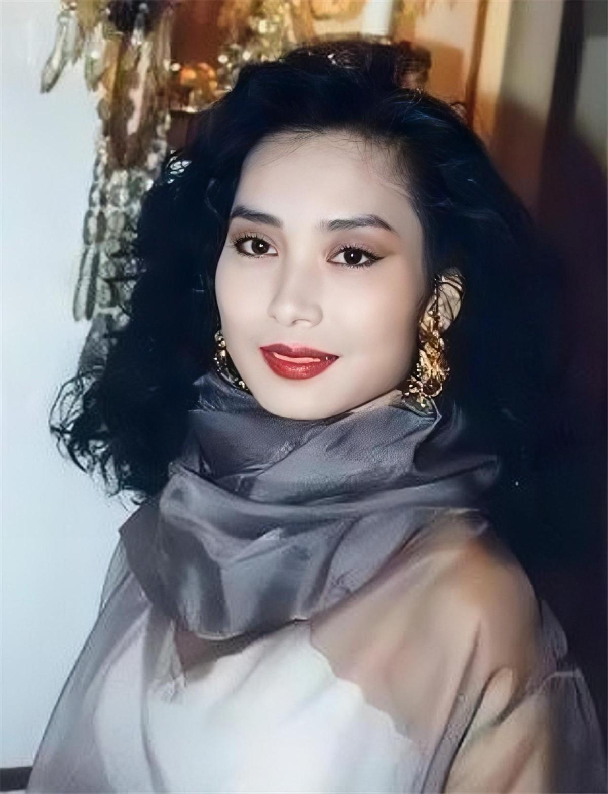 回顾邝美云19岁当选港姐38岁拥有百亿身家三拒豪门60岁未婚