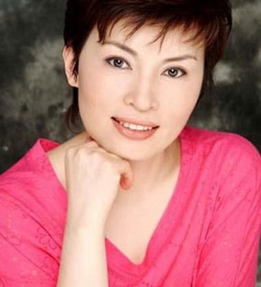 回顾主播李瑞英儿子受伤我含泪坚守岗位风光背后是泪水和心酸