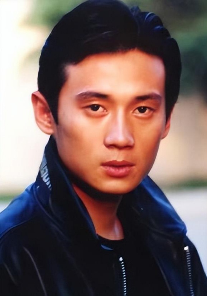 回顾演员徐洪浩比妻子大10岁戏里演父女戏外恩爱幸福惹人羡