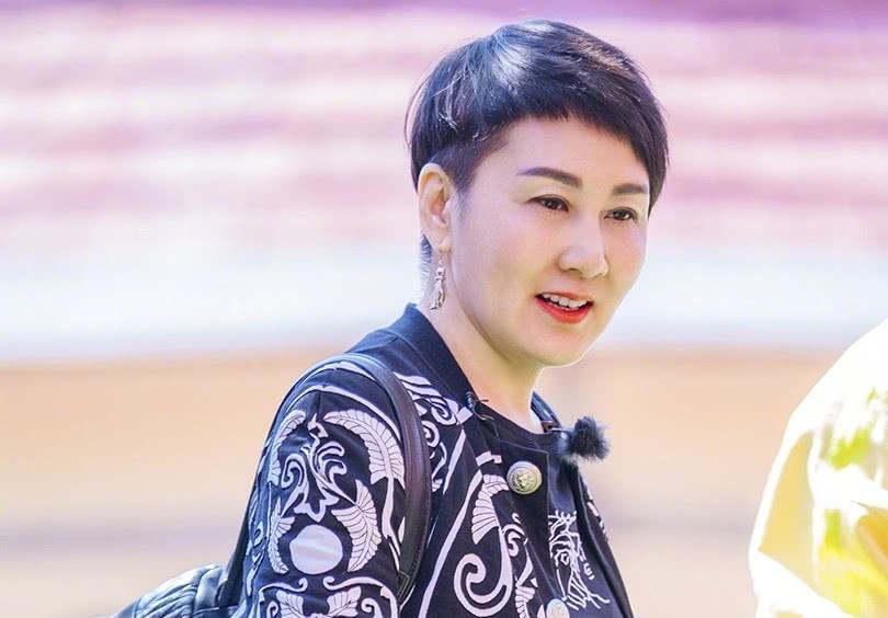 回顾张凯丽远赴深圳为爱息影与婆婆同住23年丈夫是她的后盾