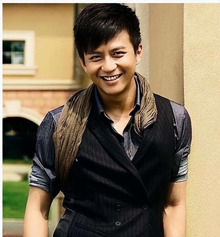 回顾暖心的邓超姐姐省吃俭用供他读书成名后给姐姐买了2套房