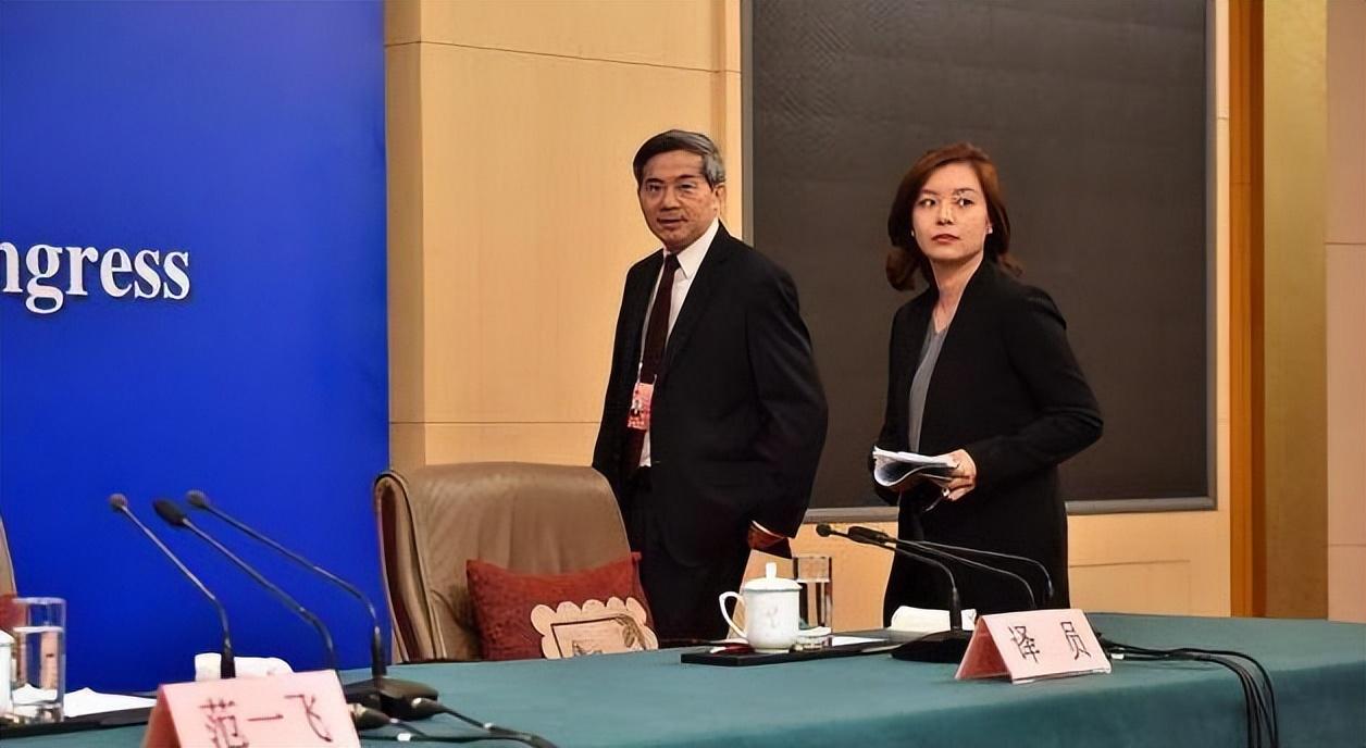 美女翻译=美女翻译官张京成家了没