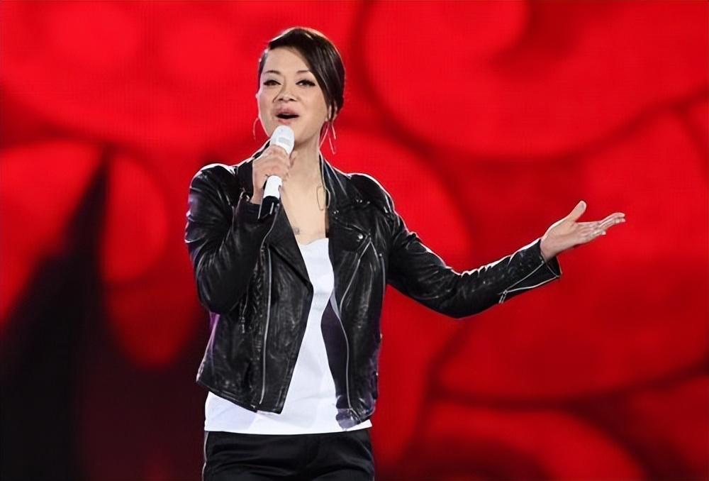 回顾毛阿敏25岁走红26岁跌落神坛40岁嫁富商如今怎样了