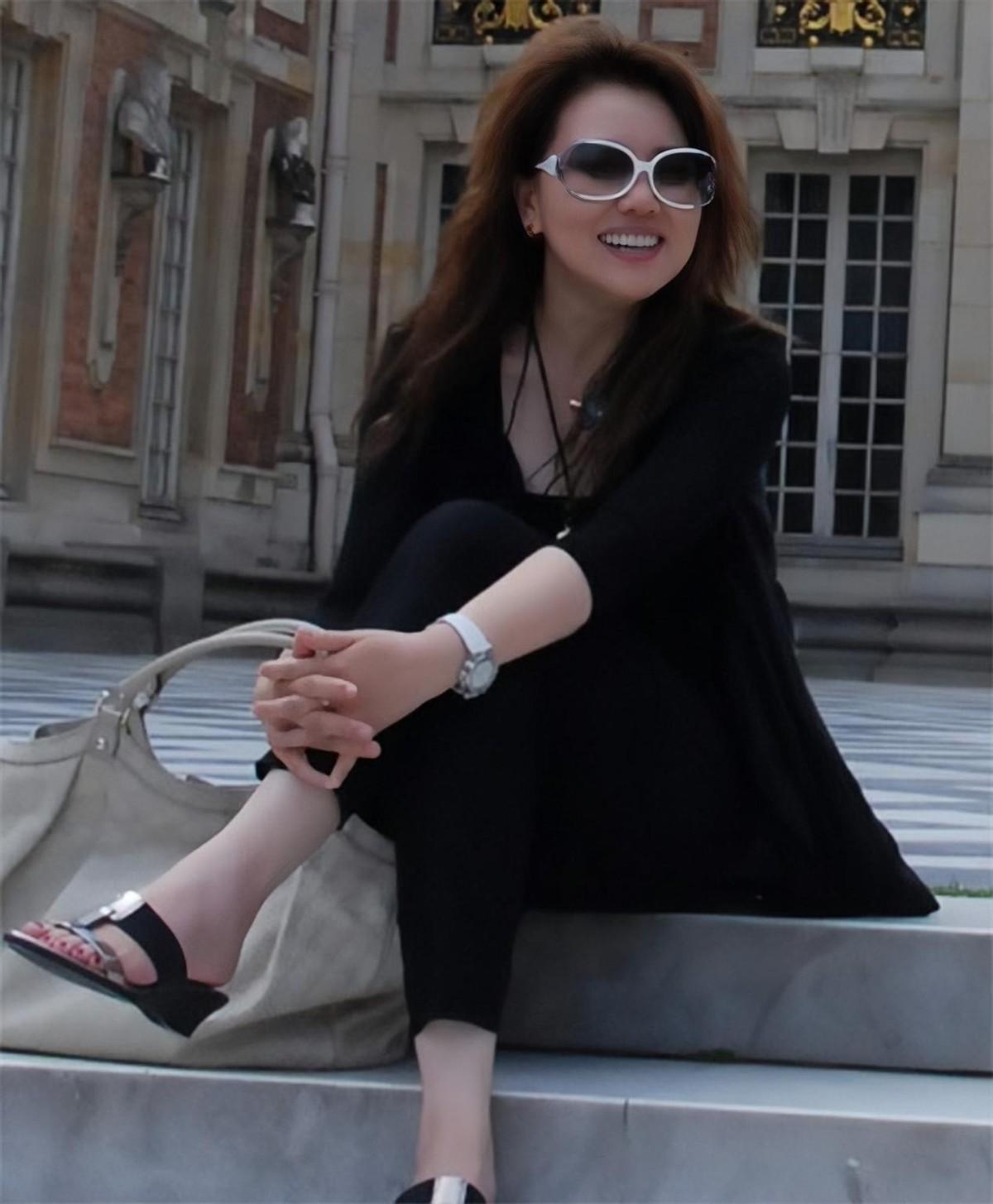 回顾央视方静一生未婚44岁客死异乡年迈父母的眼泪至今未干