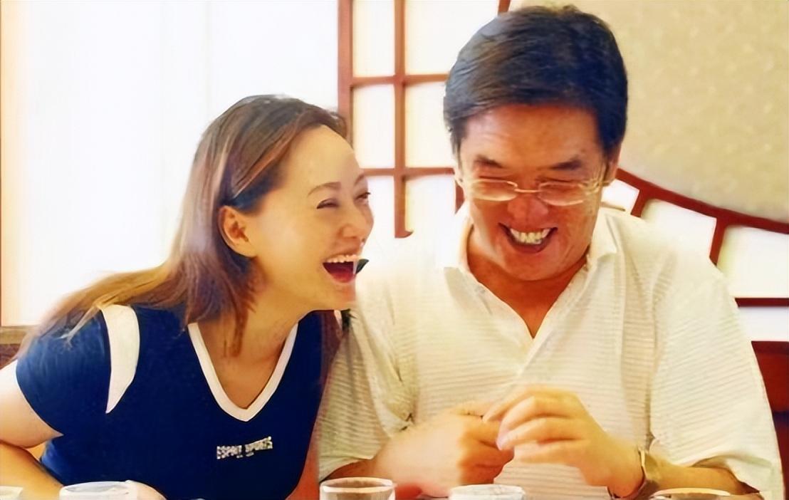 不过,这一次和前段感情不一样,她生下了一个孩子,取名张帅帅.