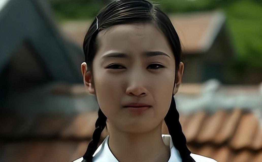 回顾父母爱情捧不红的女演员13岁考上戏如今因整容无戏拍