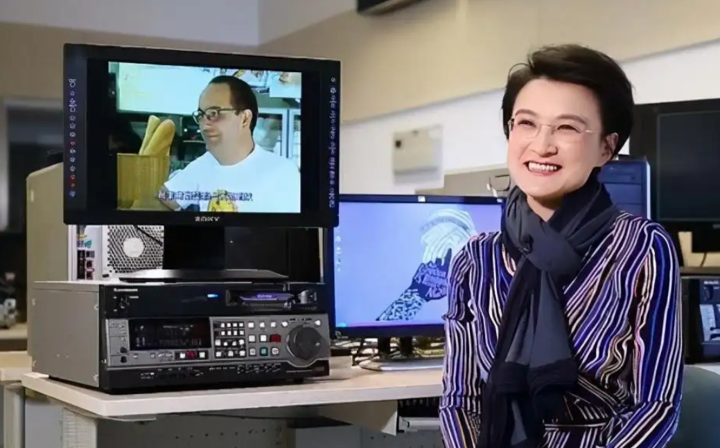 回顾董倩与王世林一对著名主持人夫妻风光背后是心酸和无奈