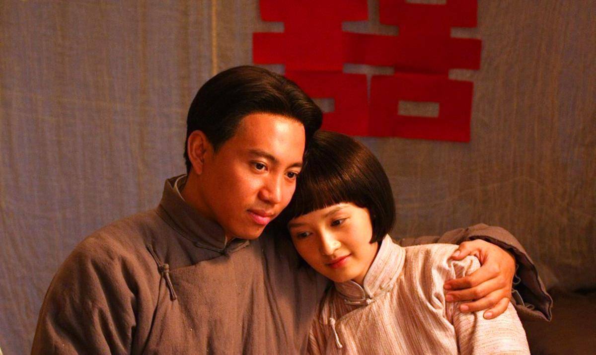 回顾谷智鑫拍戏坠马瘫痪痴情女友照顾他8年未办婚礼是遗憾