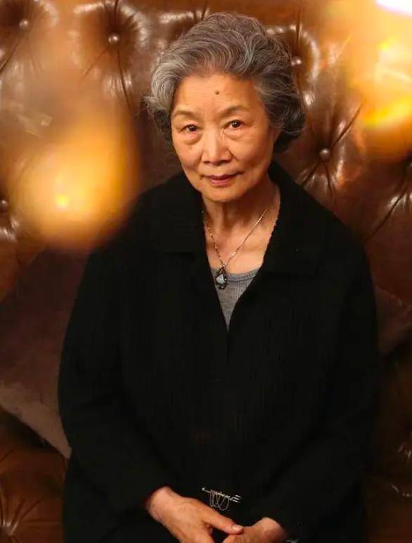 回顾演员吕中我不带助理也从来不背台词不要叫我老艺术家