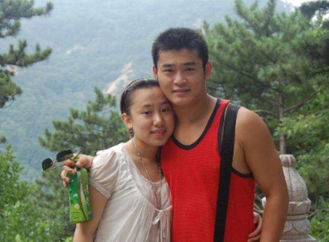 回顾丫蛋17岁被赵本山一眼相中两次嫁同门师兄如今怎样了