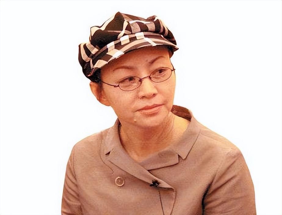 这让宋丹丹一百个不同意,都没心思听儿子讲述恋爱史,便打发走了.