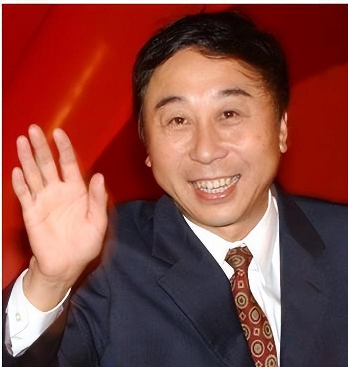 回顾冯巩47岁被妙龄保姆索要50万分手费他媳妇的做法让人点赞