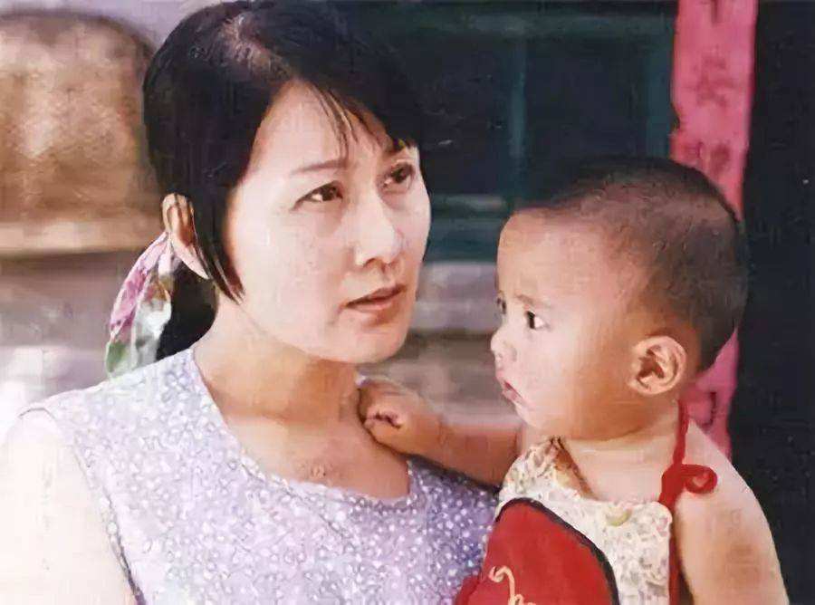 回顾张凯丽远赴深圳为爱息影与婆婆同住23年丈夫是她的后盾