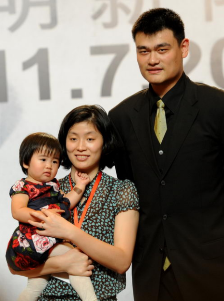 回顾姚明女儿又胖了14岁身高190体重近190斤网友这谁敢娶