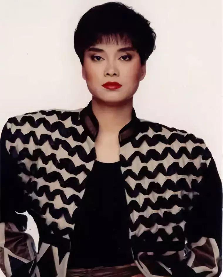 回顾毛阿敏25岁走红26岁跌落神坛40岁嫁富商如今怎样了