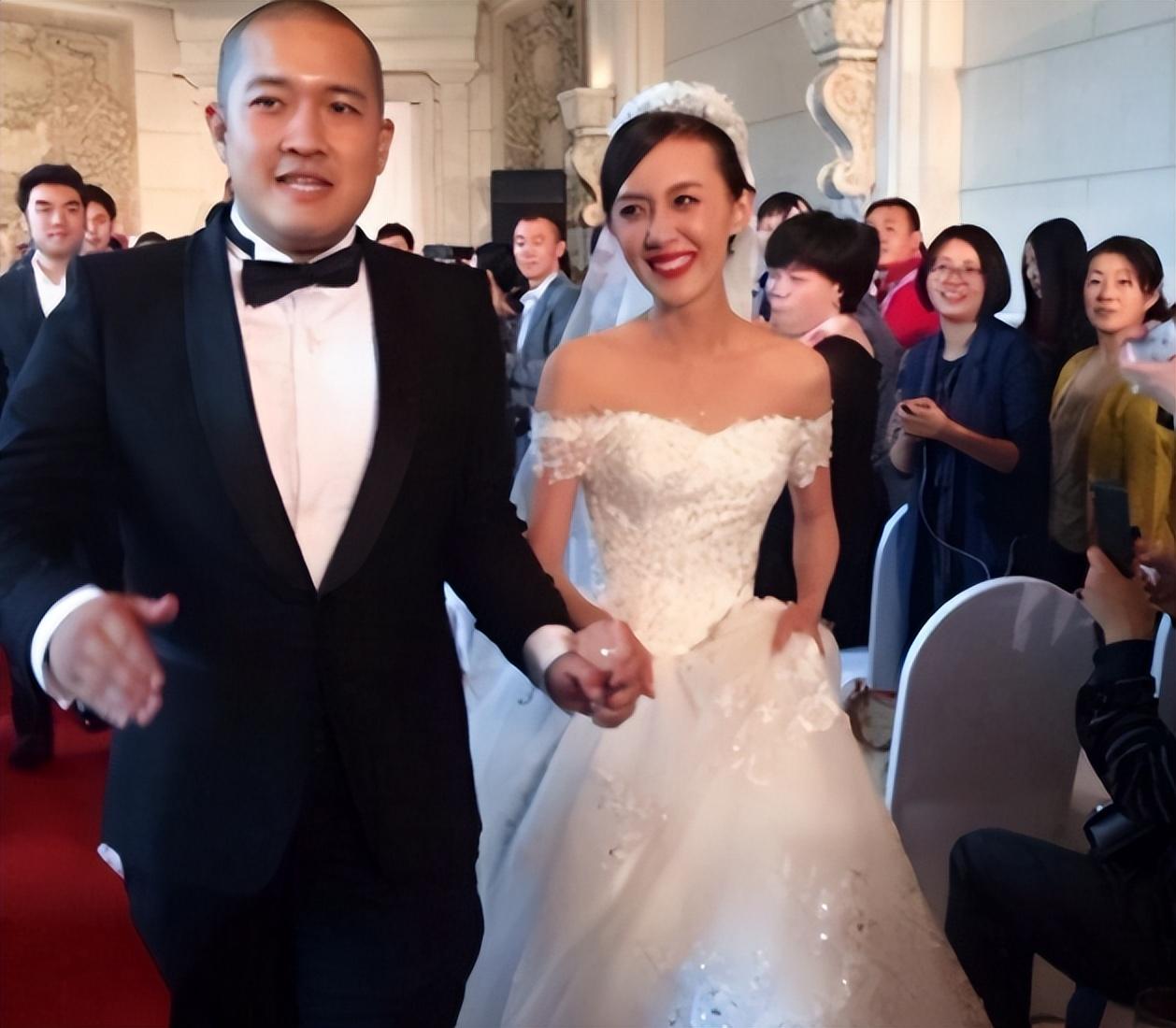 张丰毅与霍凡的婚礼图片