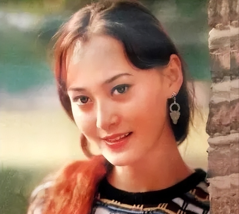 妻子离世丈夫投入地产大亨怀抱大宋佳如何抉择