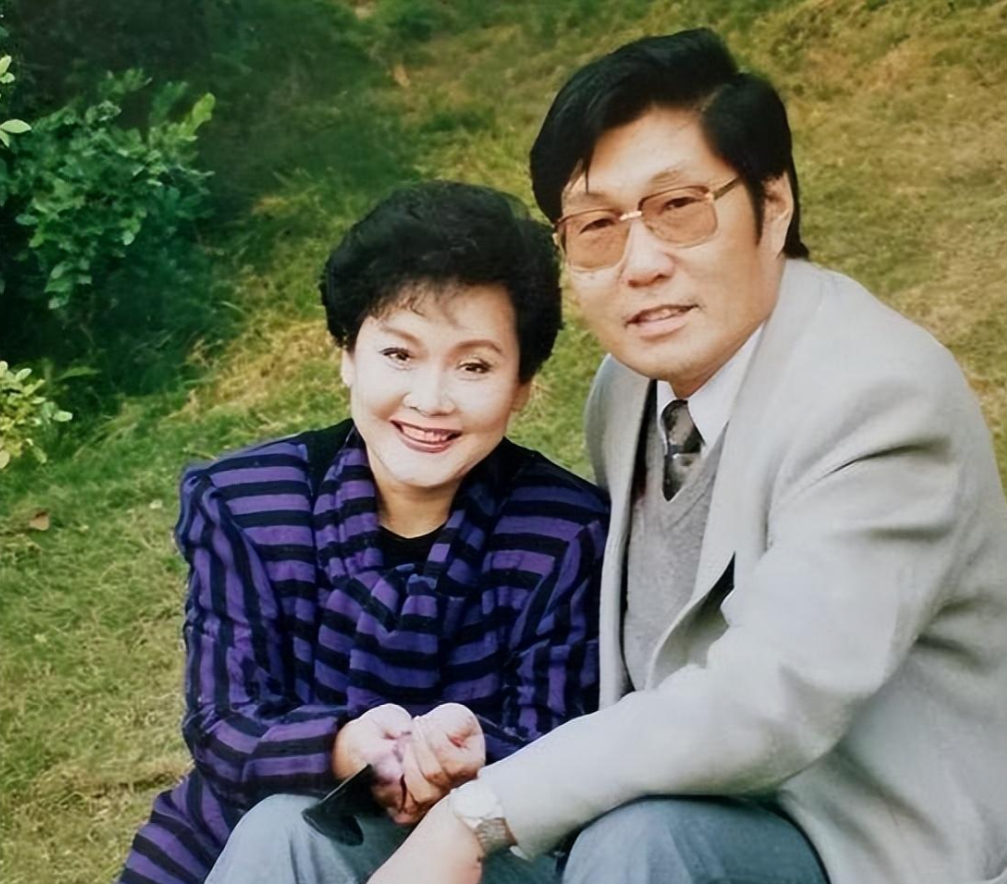 回顾二婚遇挚爱丈夫病逝那天和女儿抱头痛哭李谷一现状怎样