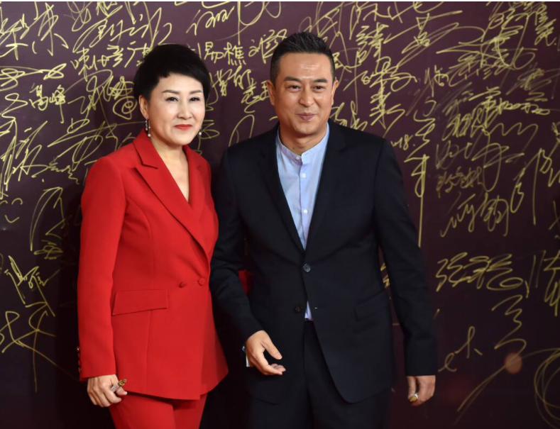 回顾张凯丽远赴深圳为爱息影与婆婆同住23年丈夫是她的后盾