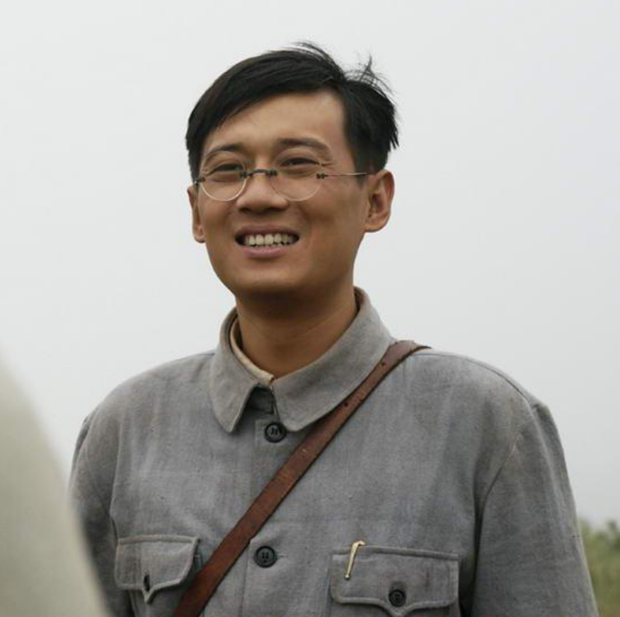 回顾演员徐洪浩比妻子大10岁戏里演父女戏外恩爱幸福惹人羡