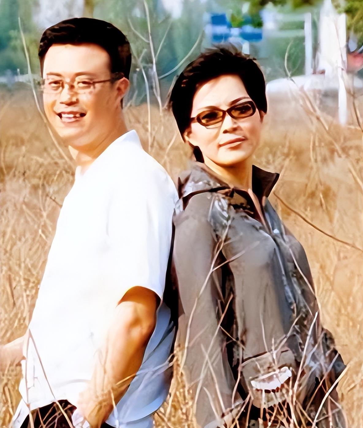 回顾白燕升结婚9个月妻子瘫痪他用爱创造奇迹50岁得二胎